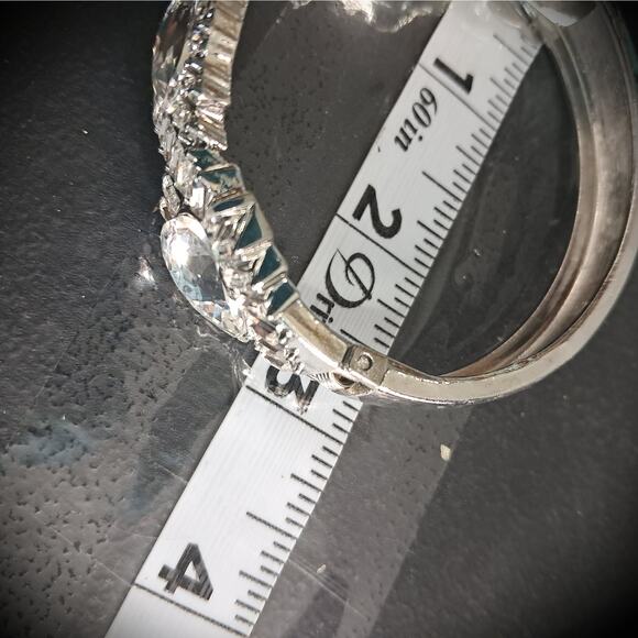 Vintage Kramer Art Nouveau Bold Rhinestone Bracelet Hinge Clasp Siver Clear CZ - Picture 9 of 10
